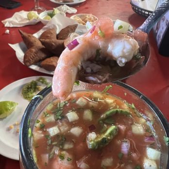 Las Islas Marias - Coctel de camarón y pulpo, empanadas de camarón - Seafood Near Me - Palmdale, California