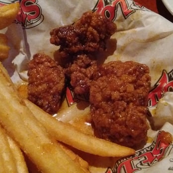 St. Louis Bar & Grill - Not an optical illusion, sizes of pieces vary greatly. - Sports Bars Near Me - Ottawa, Ontario