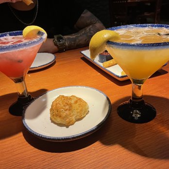 Red Lobster - Margarita  Strawberry (Rocks) - Seafood Near Me - Aurora, Illinois