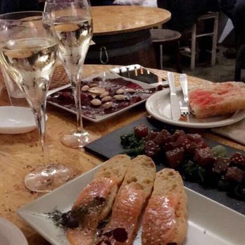 Els Sortidors del Parlament - Tapas and Cava - Tapas Bars Near Me - Barcelona, B Els Sortidors del Parlament - Tapas and Cava - Tapas Bars Near Me - Barcelona, B