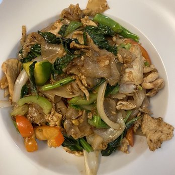 Thai Na Khon - Drunken noodles - Thai Near Me - Newton, New Jersey Thai Na Khon - Drunken noodles - Thai Near Me - Newton, New Jersey