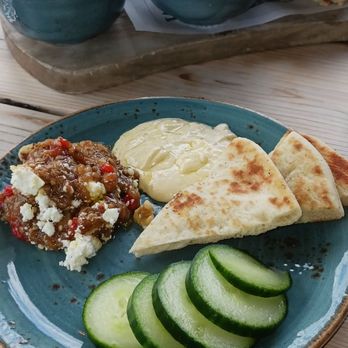 Vasili's Kitchen - Fresh thick pita and hummus was so good! - Mediterranean Near Me - Gaithersburg, Maryland