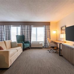 Hilton Garden Inn Auburn Lewiston Riverwatch - Guest room