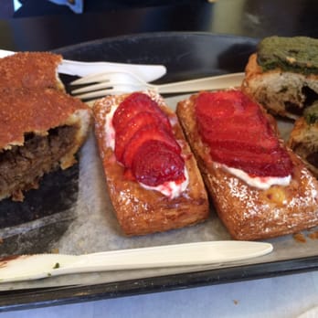 Fuji Bakery - Beef curry, strawberry tart - Bakeries Near Me - Seattle, Washington
