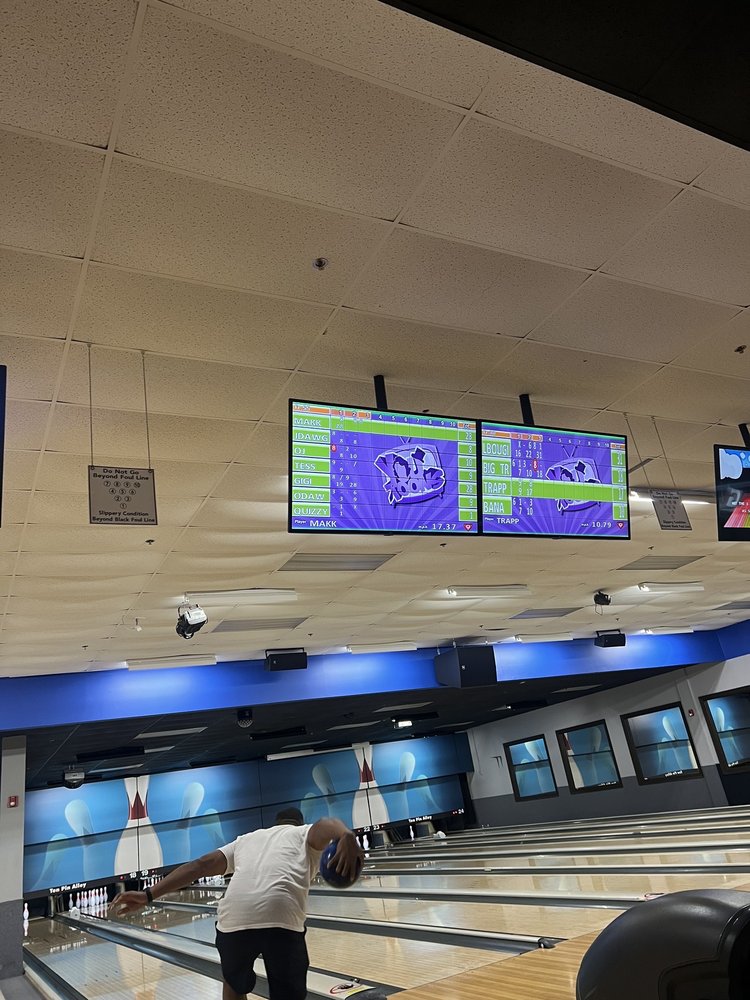 TEN PIN ALLEY Updated September 2024 15 Photos & 37 Reviews 127 S