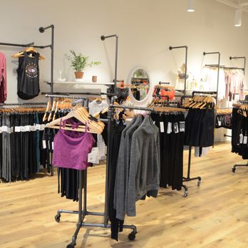 Red’s Threads Athleisure Boutique - Women's Clothing Near Me - Davenport, Iowa Red’s Threads Athleisure Boutique - Women's Clothing Near Me - Davenport, Iowa