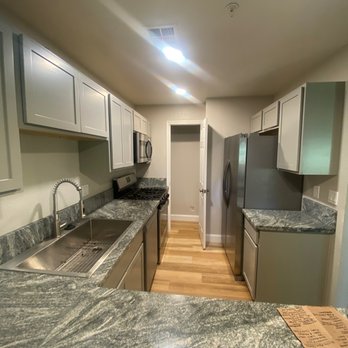 EZ Maids+ - Sparkling Kitchen during a move out cleaning. We also offer deep cleaning as well. - Home Cleaning Near Me - Carson City, Nevada