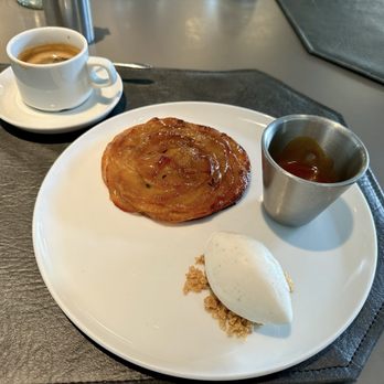 Faubourg Montclair - Apple Pie - French Near Me - Montclair, New Jersey