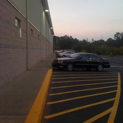 Suwanee Sports Academy - Parking lot