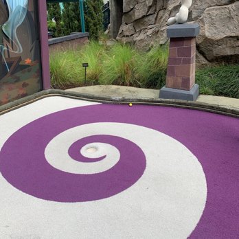 Hollywood Drive In Golf - Mini Golf Near Me - Orlando, Florida