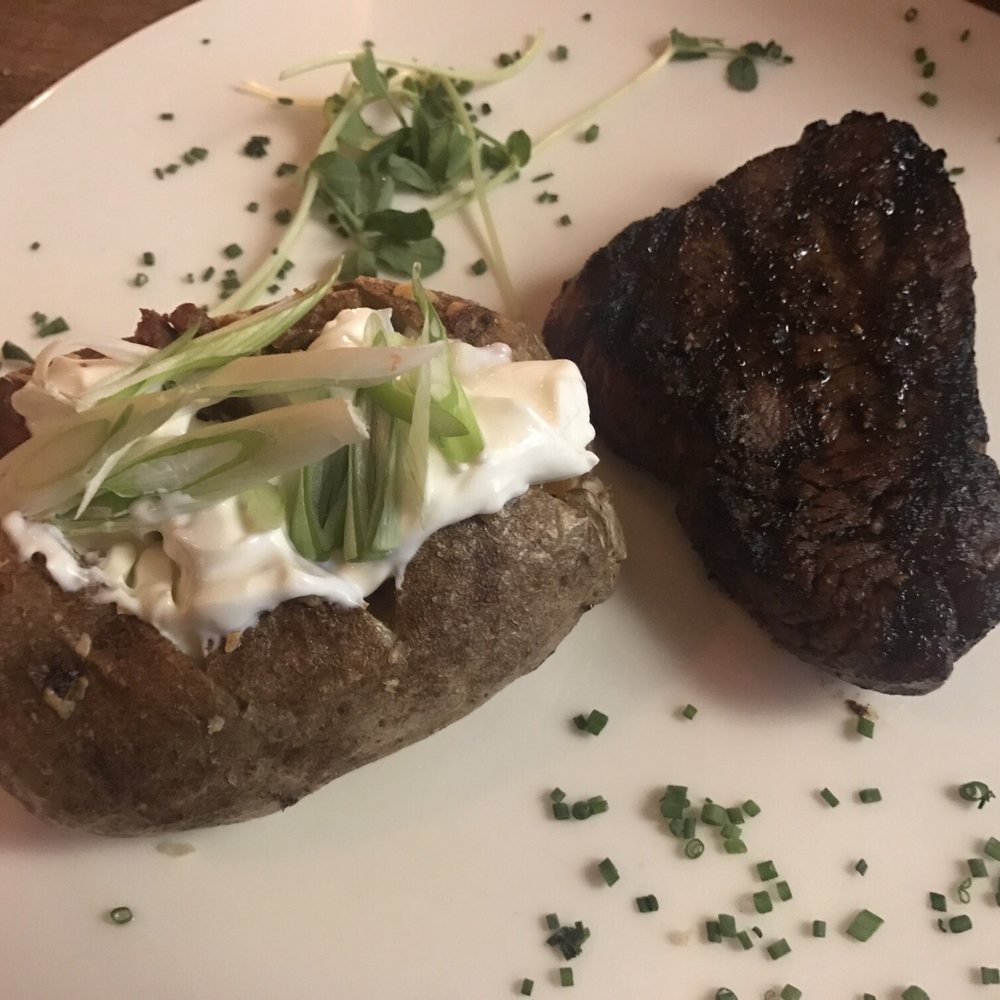 Gustav Chophouse - My sadly overcooked steak that I asked for! - Steakhouses Near Me - Collingwood, Ontario