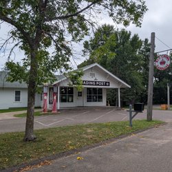 Mille Lacs Indian Museum & Trading Post - Front entrance