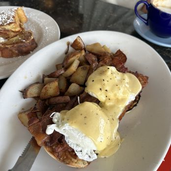 Kalaheo Cafe & Coffee - Bacon Eggs Benedict - Coffee & Tea Near Me - Kalaheo, Hawaii Kalaheo Cafe & Coffee - Bacon Eggs Benedict - Coffee & Tea Near Me - Kalaheo, Hawaii