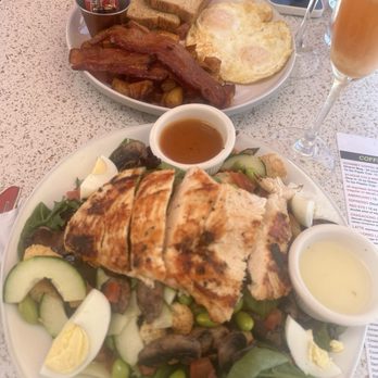 Red Maple - Build your own salad and traditional breakfast - Cafes Near Me - Los Angeles, California Red Maple - Build your own salad and traditional breakfast - Cafes Near Me - Los Angeles, California