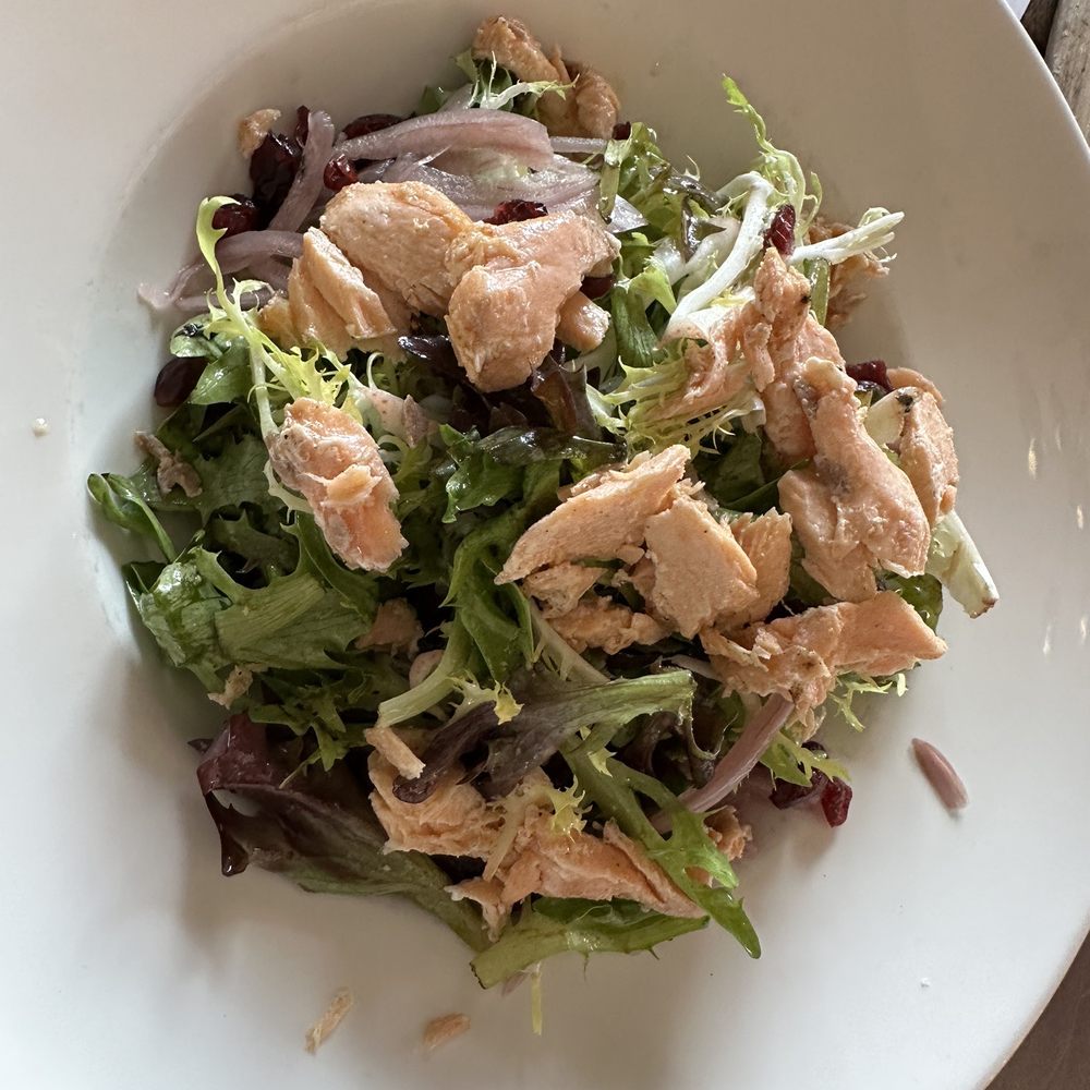 Flour Mill Scratch Kitchen Restaurant - Char salad without the halloumi - Canadian (New) Near Me - Niagara Falls, Ontario
