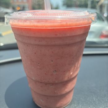 The Hive Bar & Grill - Strawbaby smoothie - Breakfast & Brunch Near Me - Richmond, Virginia