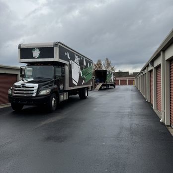 Square Cow Movers - Nashville - At storage - Movers Near Me - Murfreesboro, Tennessee Square Cow Movers - Nashville - At storage - Movers Near Me - Murfreesboro, Tennessee