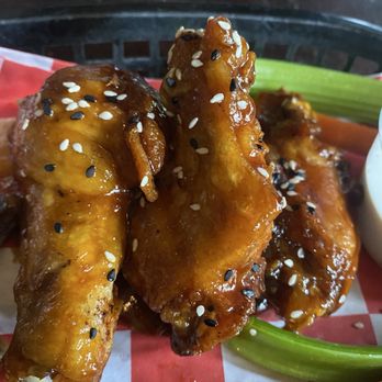 The Black Rose - Jameson wings were great - American Near Me - Boston, Massachusetts