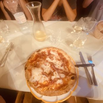 Cumpa Cosimo - Margarita Pizza with Bacon - Bistros Near Me - Ravello, SA