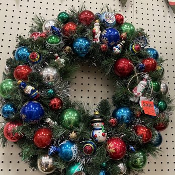 Willow Park Mercantile - Loved this wreath! Out of my budget but so cool! - Antiques Near Me - Antioch, California Willow Park Mercantile - Loved this wreath! Out of my budget but so cool! - Antiques Near Me - Antioch, California