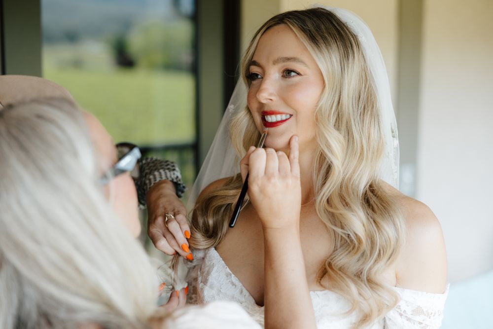 Stefanie Weinapple Makeup  Logo