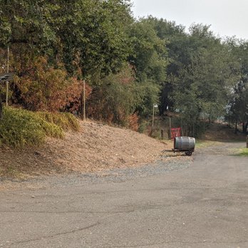 PaZa Estate Winery - We're Here! The parking lot. - Wine Tasting Room Near Me - Auburn, California PaZa Estate Winery - We're Here! The parking lot. - Wine Tasting Room Near Me - Auburn, California