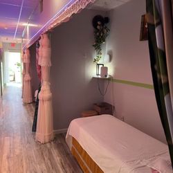 Sakura foot reflexology