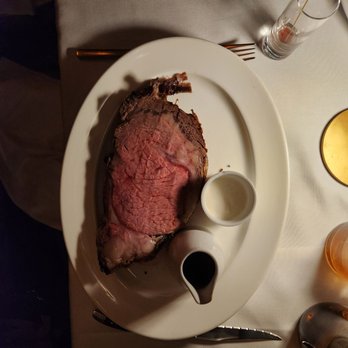 Mr. Lyons - Prime rib rare - Steakhouses Near Me - Palm Springs, California