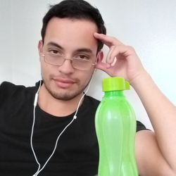 Associazione Culturale di Volontariato GLI Anelli Mancanti - Relajándose con musica después de hacer ejercicio y antes de estudiar.