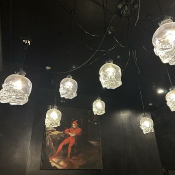Kuro Artisanal Pizza - Inside - Pizza Near Me - Costa Mesa, California