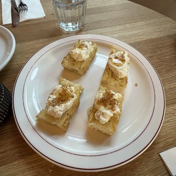Il Posto - Appie - crostini with ricotta and honey - Italian Near Me - Delta, British Columbia Il Posto - Appie - crostini with ricotta and honey - Italian Near Me - Delta, British Columbia