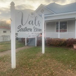 Vals Southern Kitchen - Front of restaurant