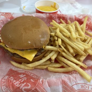 Steak ’n Shake - Steak burger with fries and cheese - Fast Food Near Me - Davie, Florida