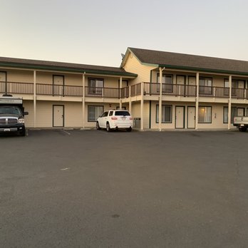 Emerald Dolphin Inn & Mini Golf - 2nd building across the street from the front office - Hotels Near Me - Fort Bragg, California
