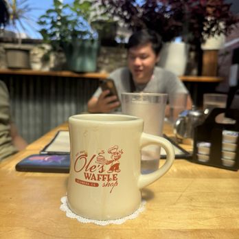 Ole's Waffle Shop - Diners Near Me - Alameda, California