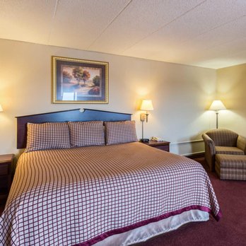 Rodeway Inn - Hotels Near Me - Norfolk, Nebraska