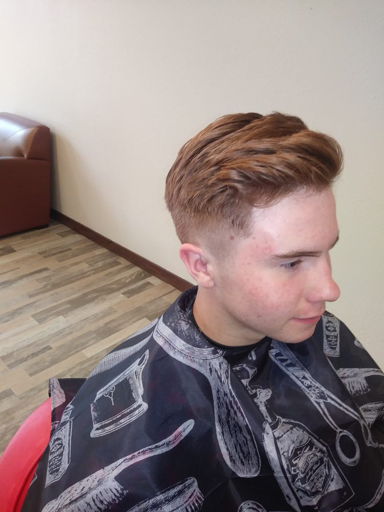 BLADES & FADES BARBER STUDIO 18 Photos 206 E Main St, Reedsburg, WI