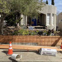 Lara's Concrete - Set up phase - steel grid going in