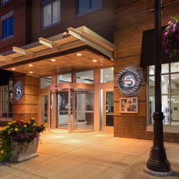 Exterior photo of Sheraton Duluth Hotel - Duluth, Minnesota Exterior photo of Sheraton Duluth Hotel - Duluth, Minnesota