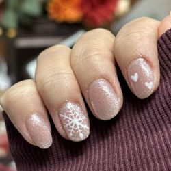Luxe Nail Bar - Beautiful Holiday Christmas Nail Art and Incredible Service!