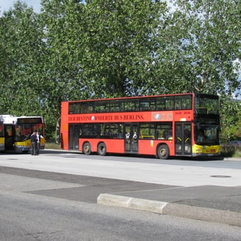 Bus 200 - Endhaltestelle des 200ers in der Michelangelostraße. - Public Transportation Near Me - Berlin, BE