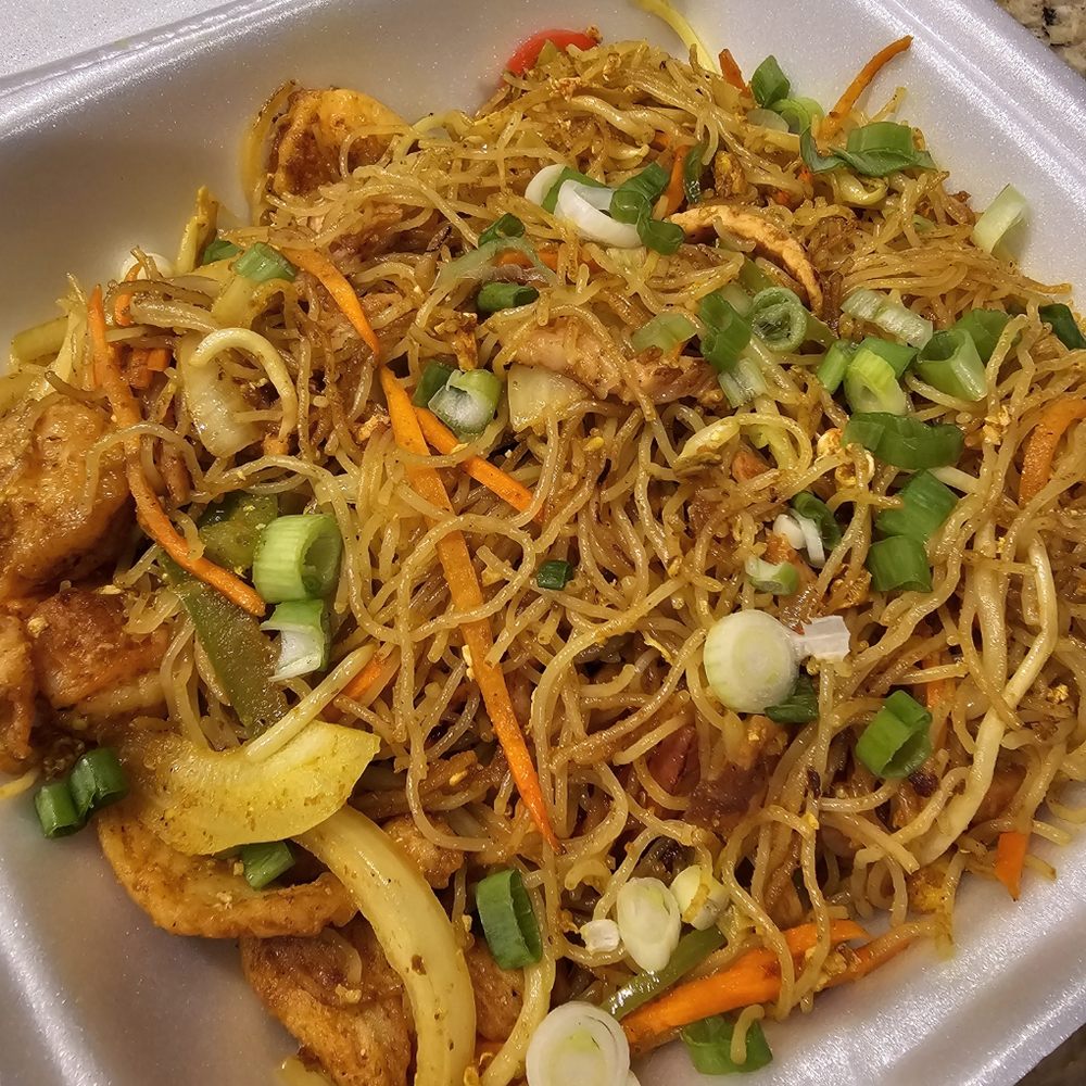 Singapore noodles Singapore noodles