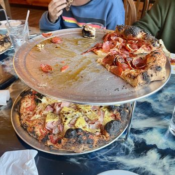 Groundling Pizza - Pizza Near Me - Gold Beach, Oregon