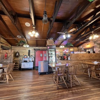 The Log Cabin - Inside - American Near Me - Hurricane Mills, Tennessee The Log Cabin - Inside - American Near Me - Hurricane Mills, Tennessee