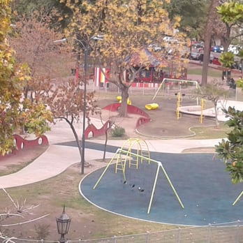 Parque Lezama - Vista desde un mirador de la plaza, se ve el sector de los niños - Public Plazas Near Me - Buenos Aires, C
