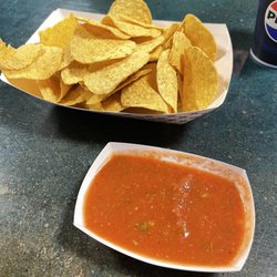 Mexicraves - Delicious homemade salsa with chips