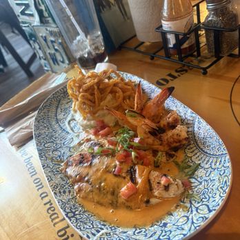 Bubba Gump Shrimp - Bourbon Street Mahi Mahi and Shrimp - Seafood Near Me - Monterey, California