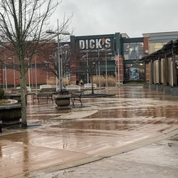 DICK'S Sporting Goods