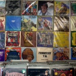 Tommes Schallplatten und Bücher