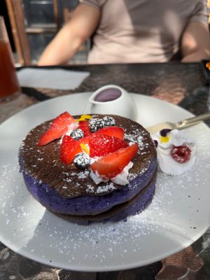 Queen Violet WeHo by null